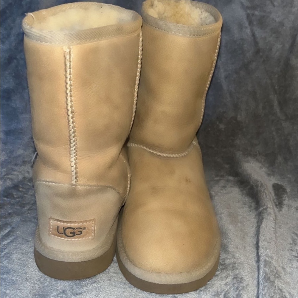 Light brown Ugg boots